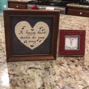 🎵2 cute framed pictures🌷